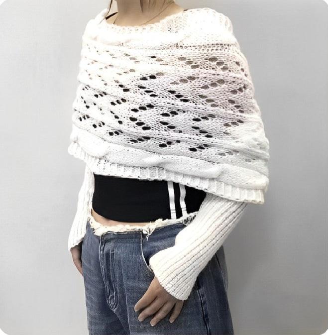 Châle tricoté avec manches intégrées