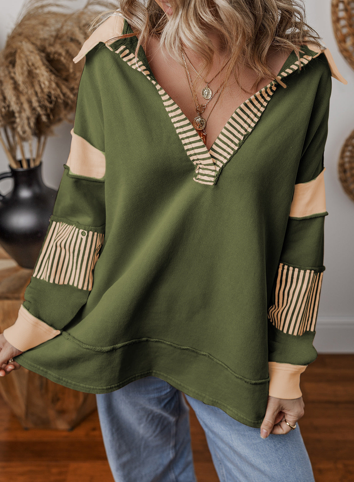 Oversized Colour Block Sweatshirt with Striped V-Neckline — variant_front
